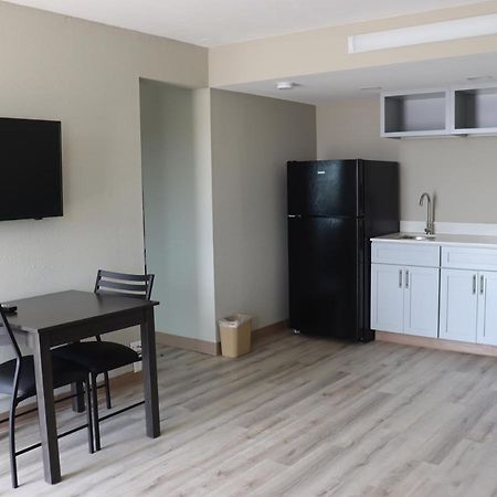 Crossroads Inn & Suites West Memphis Bagian luar foto