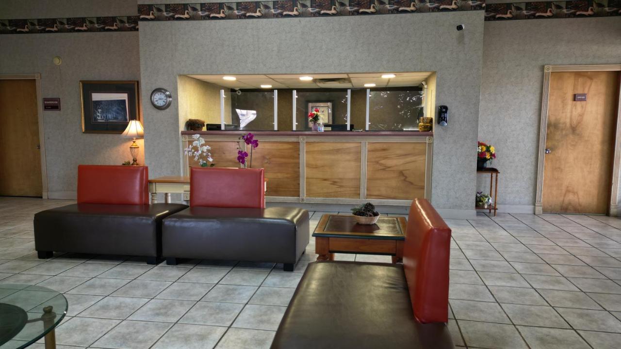 Crossroads Inn & Suites West Memphis Bagian luar foto